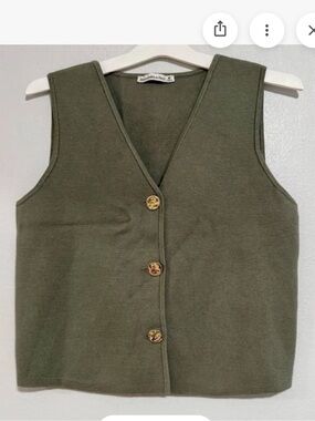 Sleeveless V-Neck Knit Button Vest in Olive Gray